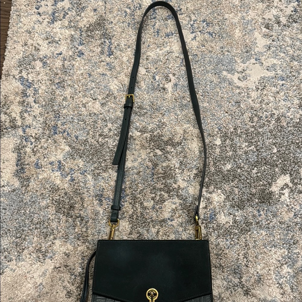 Fossil Elegant Black Croc-Embossed Shoulder Bag - Picture 4 of 4